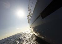 bateau à voile coque latérale ventow voilier Soleil mer